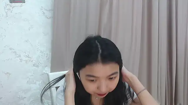 Shy_Kira webcam
