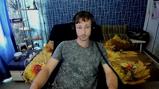 CuteBoy228 webcam