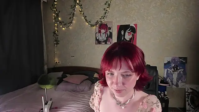 Love_is_Lola webcam