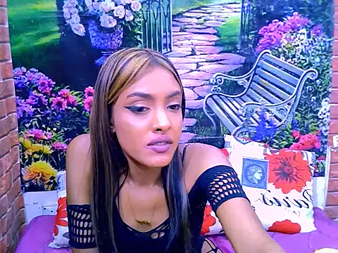 IndianPretty14u2Luv webcam