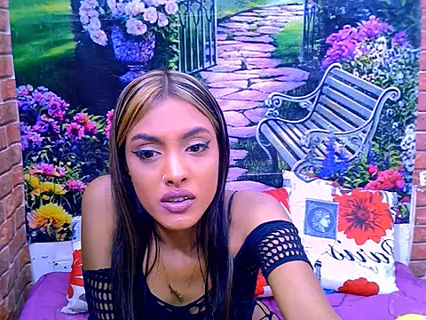 IndianPretty14u2Luv webcam