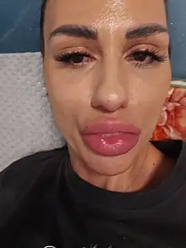 KatiaDivine webcam