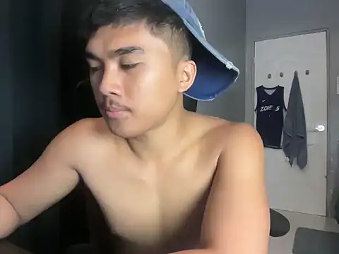 pinoyAdrianneXXX webcam
