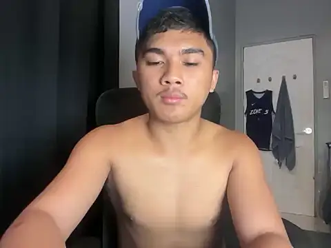pinoyAdrianneXXX webcam