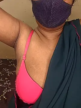 MISS-LOVEV webcam