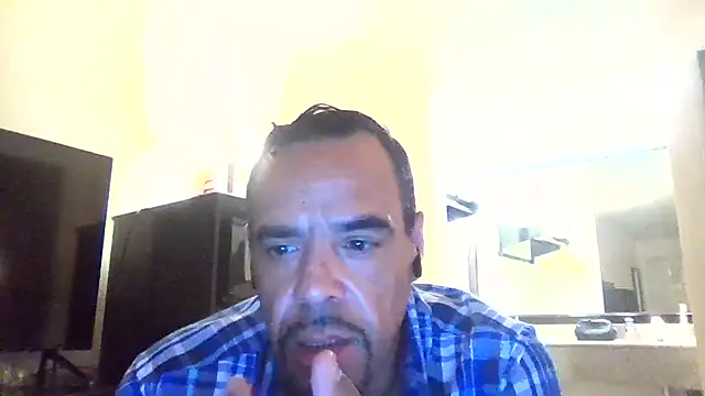 JohnnyDeeper82 webcam