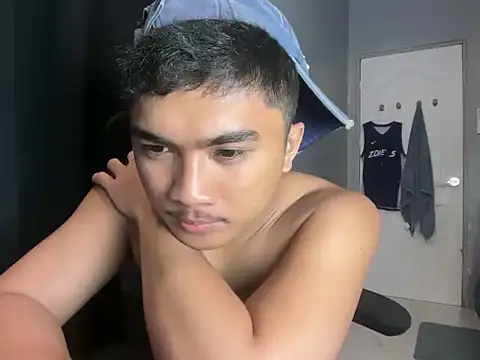 pinoyAdrianneXXX webcam