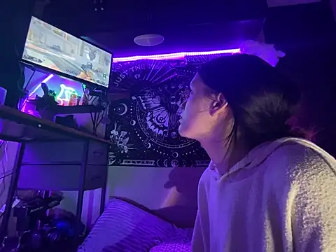 Lilactease Live Web Cam Show