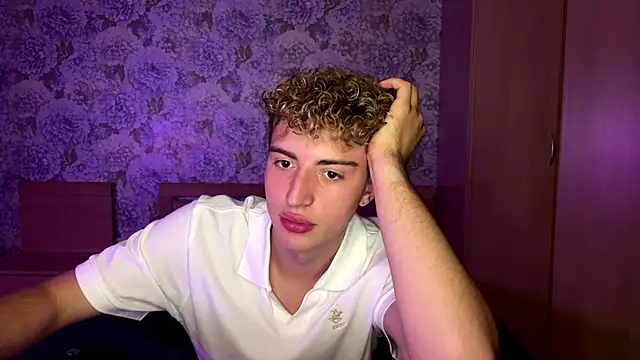 AlfredSweet live sex cam