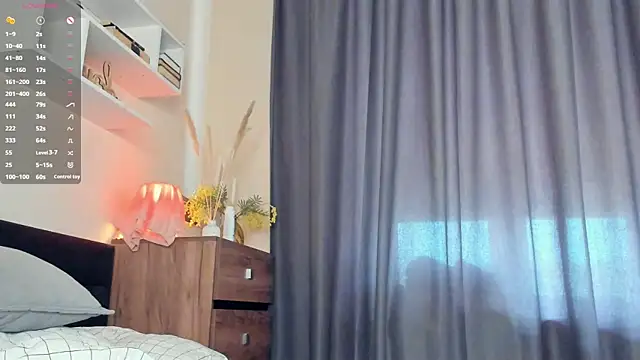 MaryJacksoon webcam