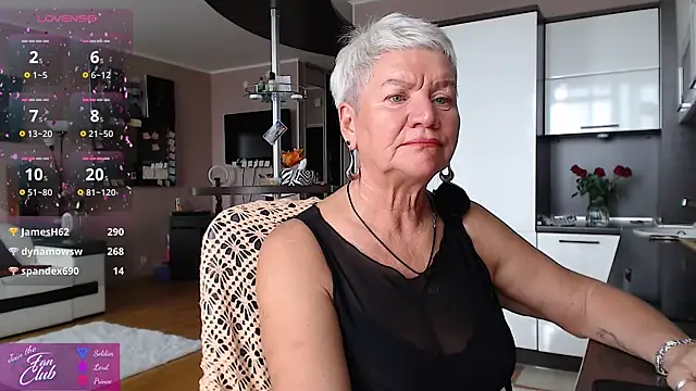 roxana_brooks live cam on StripChat