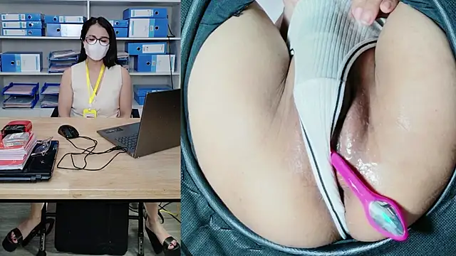 Julie-Rosee webcam