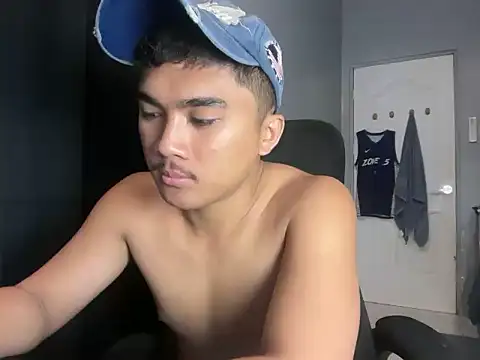 pinoyAdrianneXXX webcam