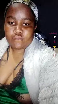 ChubbyMidgetxxx19 webcam