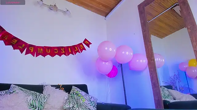 megan_shyne webcam