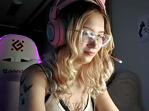 FunnyLila webcam
