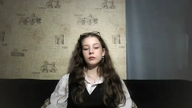 ElinoreHuxman webcam