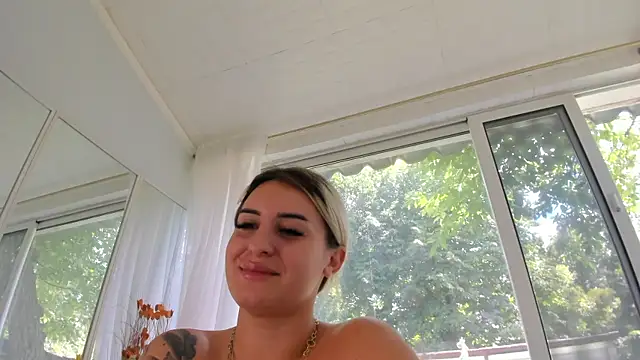 Ella_Vee webcam