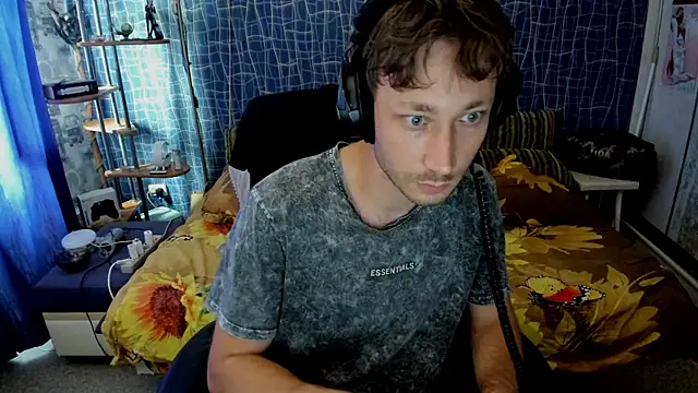 CuteBoy228 webcam