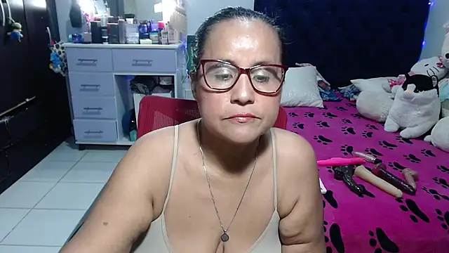 pervert_mommy_ live cam on StripChat