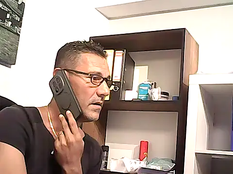 mastercharisma35 (Ask my age) - like tips pls. ı stand up for you.. okey