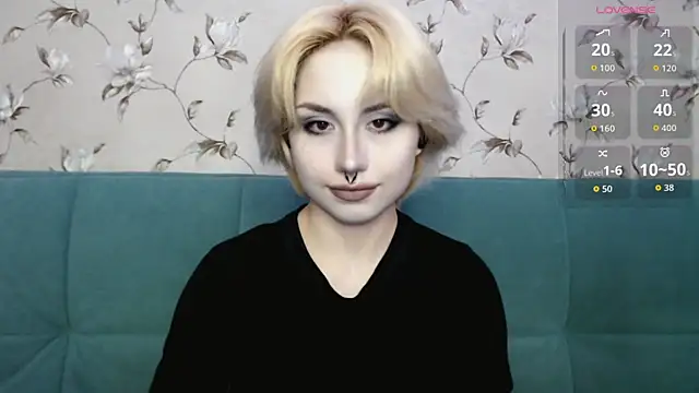 LeisaHopperstad live cam on StripChat