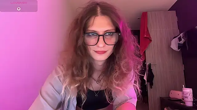 AlicePinkhead webcam