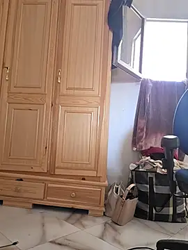 Rouzalinda_1's room