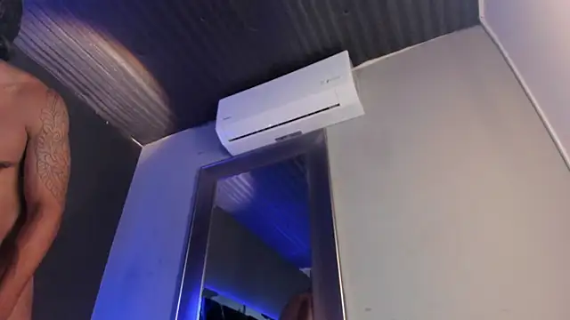 LycanMushu webcam
