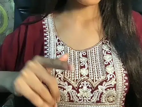 Sizzling_Maya webcam