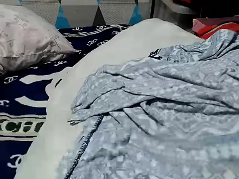 Trish_CurveCock webcam