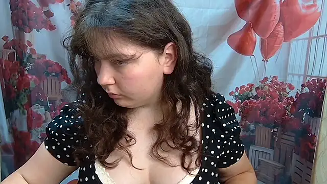 NeonilaLisova webcam