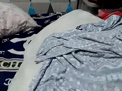 Trish_CurveCock webcam