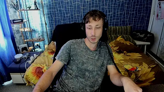 CuteBoy228 webcam