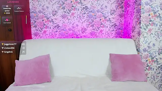 MissAlison__ webcam