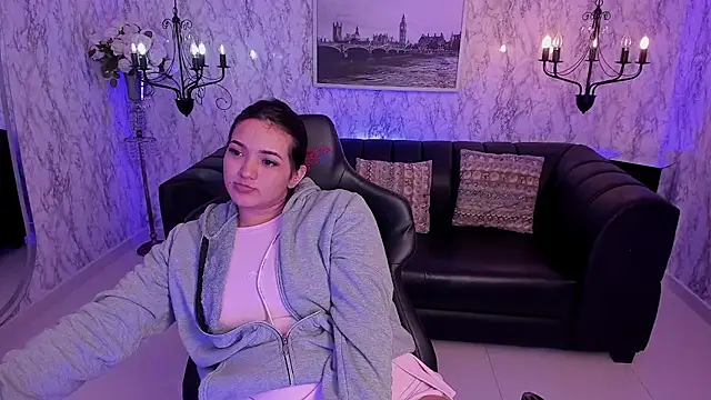 MhilaMoon webcam