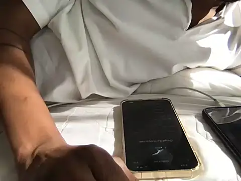 LeoneForYou webcam