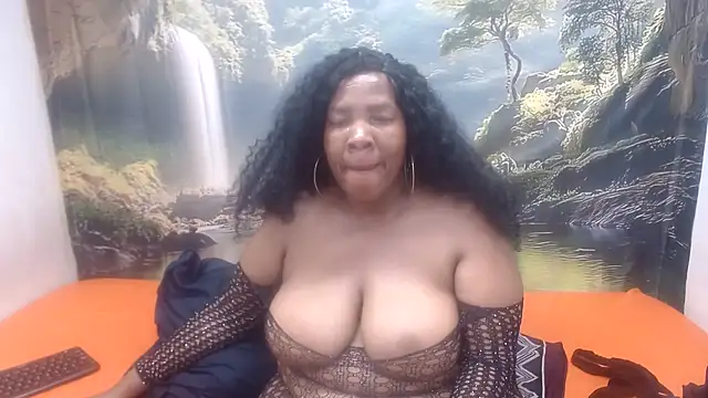 CURVYELEGANCExxx webcam