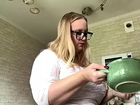 TashaDarm webcam