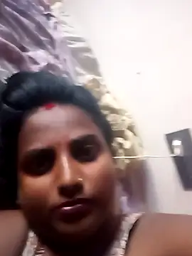 Mnisha6619 webcam