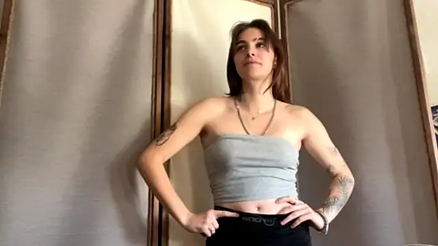 JolynNelles webcam