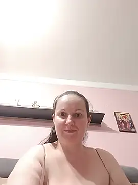 BustyLadyAlma webcam