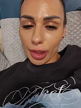 KatiaDivine webcam