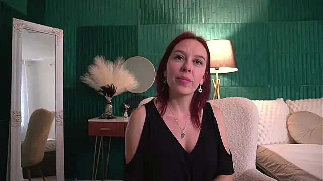 HaileyMoonn webcam