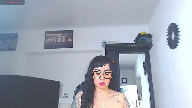 Vicky_hotmilf webcam