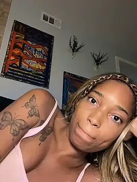 LunaBl00m webcam