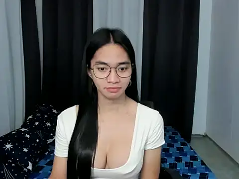 AsianPetiteMarian webcam