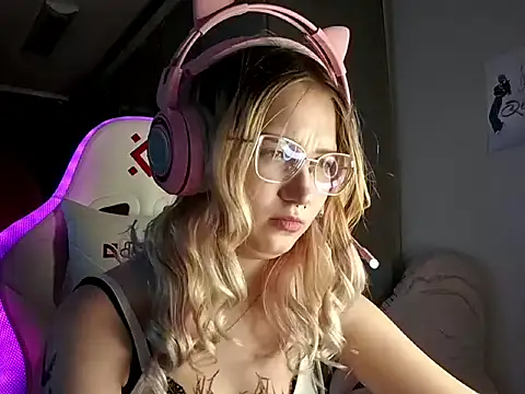 FunnyLila webcam