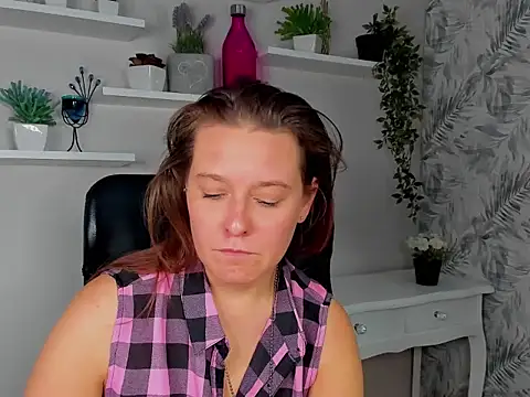 LadyAlessa webcam