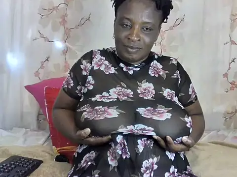 DARKCHOCBOOBS29 webcam